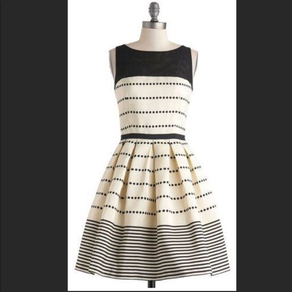 Dresses & Skirts - classy party dress